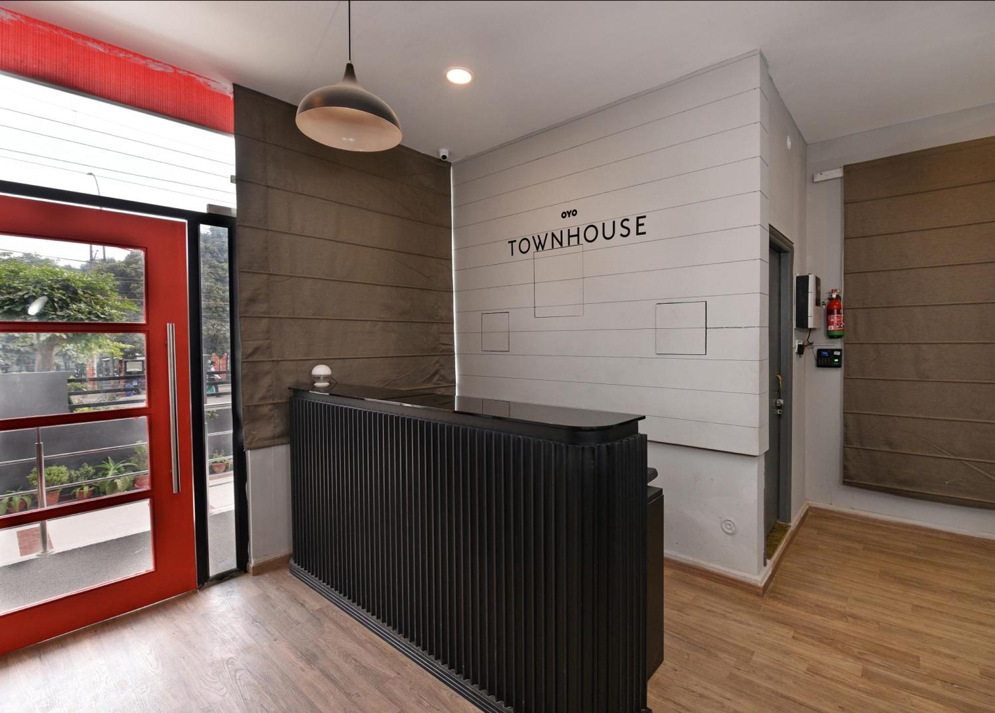 Townhouse Function Inn Near Chaudhary Charan Singh International Airport Lucknow Ngoại thất bức ảnh