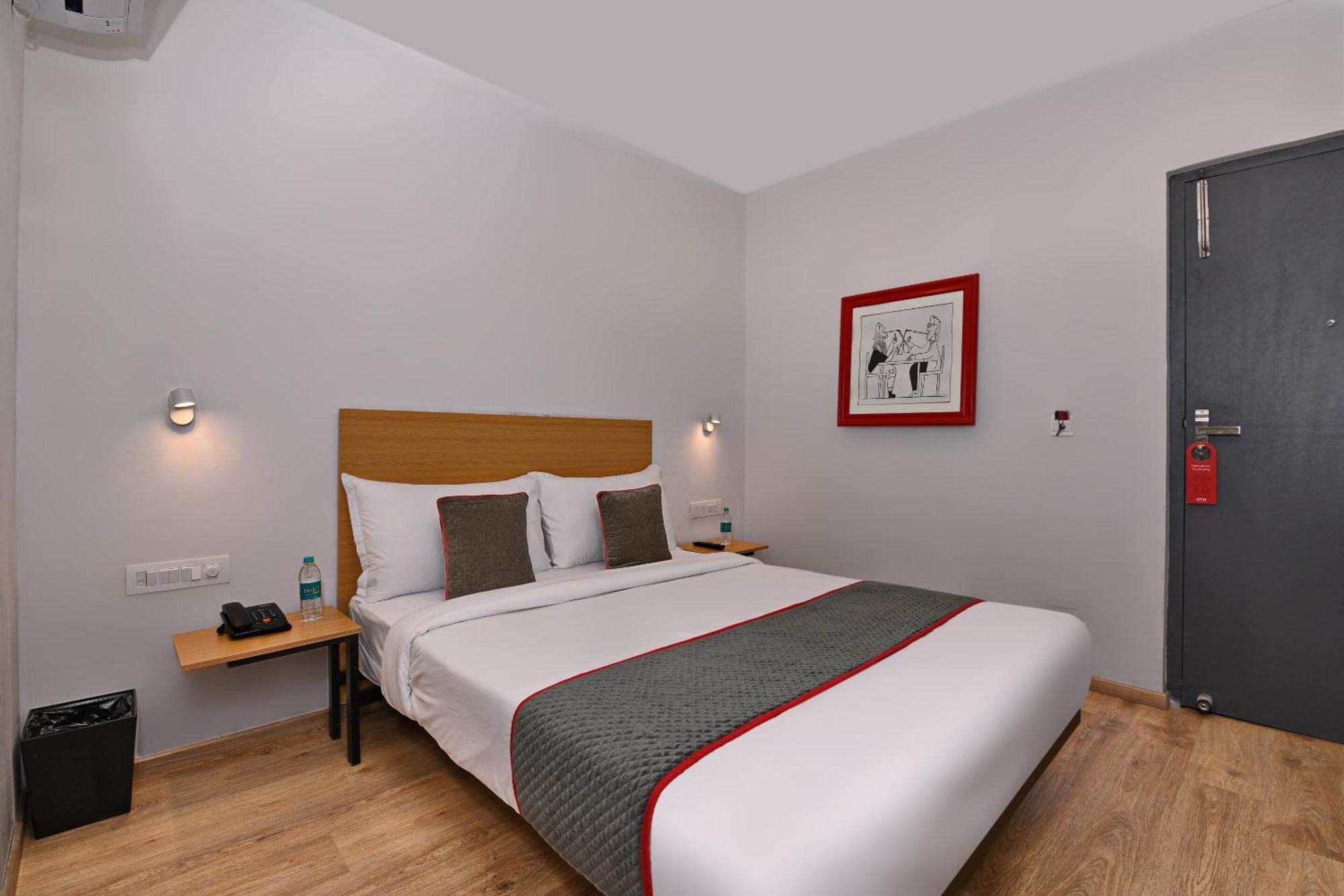 Townhouse Function Inn Near Chaudhary Charan Singh International Airport Lucknow Ngoại thất bức ảnh