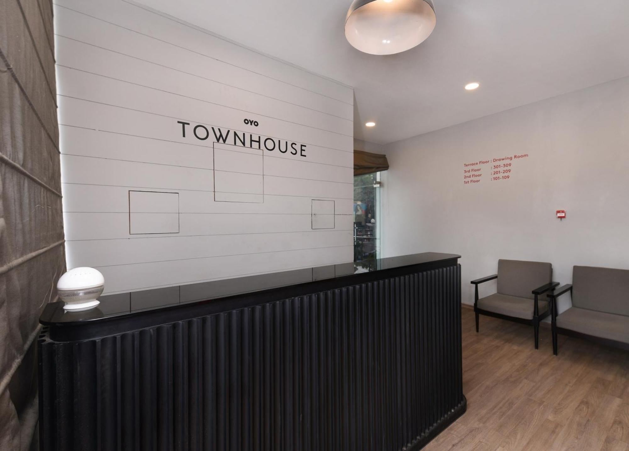 Townhouse Function Inn Near Chaudhary Charan Singh International Airport Lucknow Ngoại thất bức ảnh